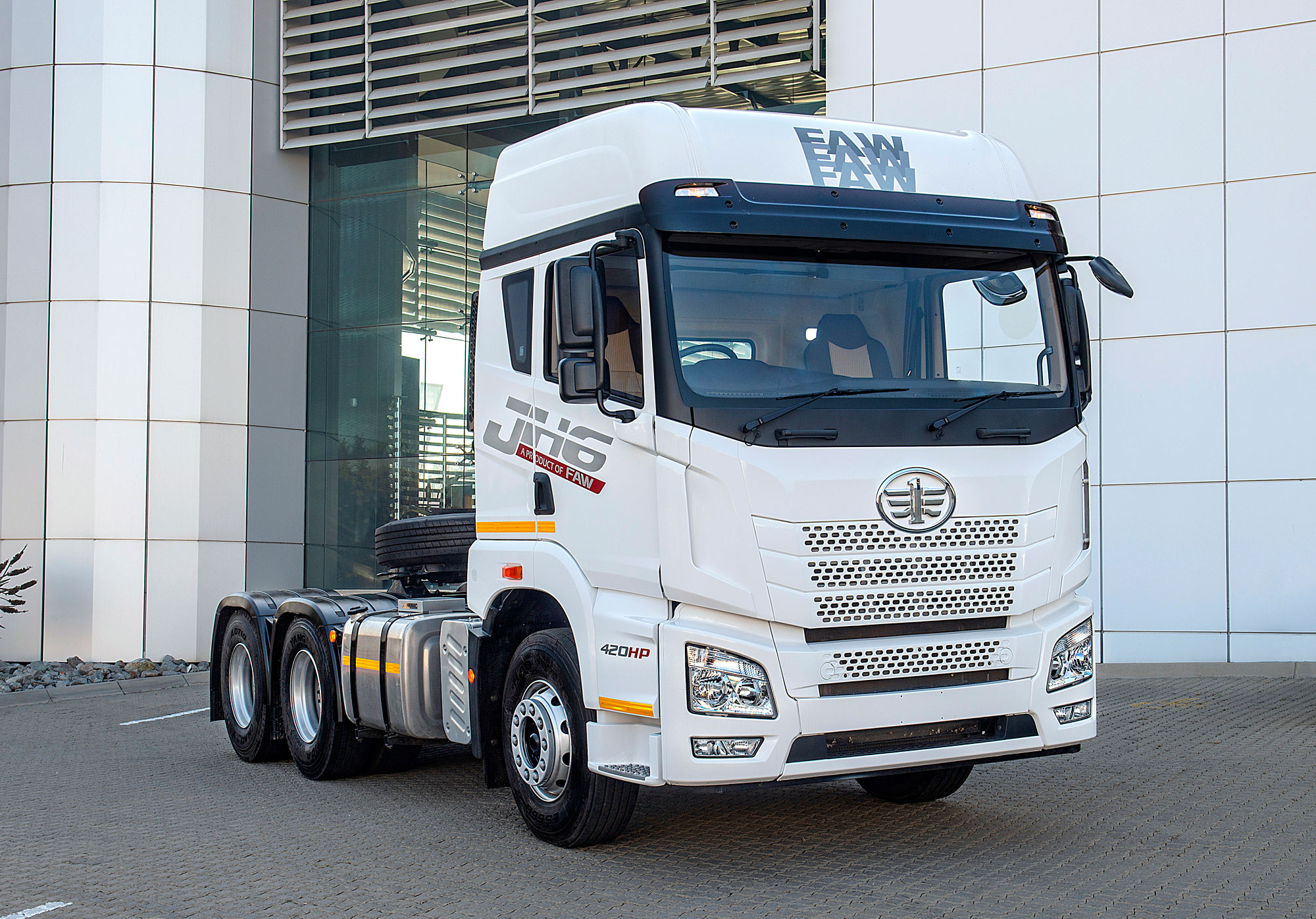 FAW TRUCKS’ JH6 33.420FT – A HEAVY HITTER IN AN EXPANDING RANGE